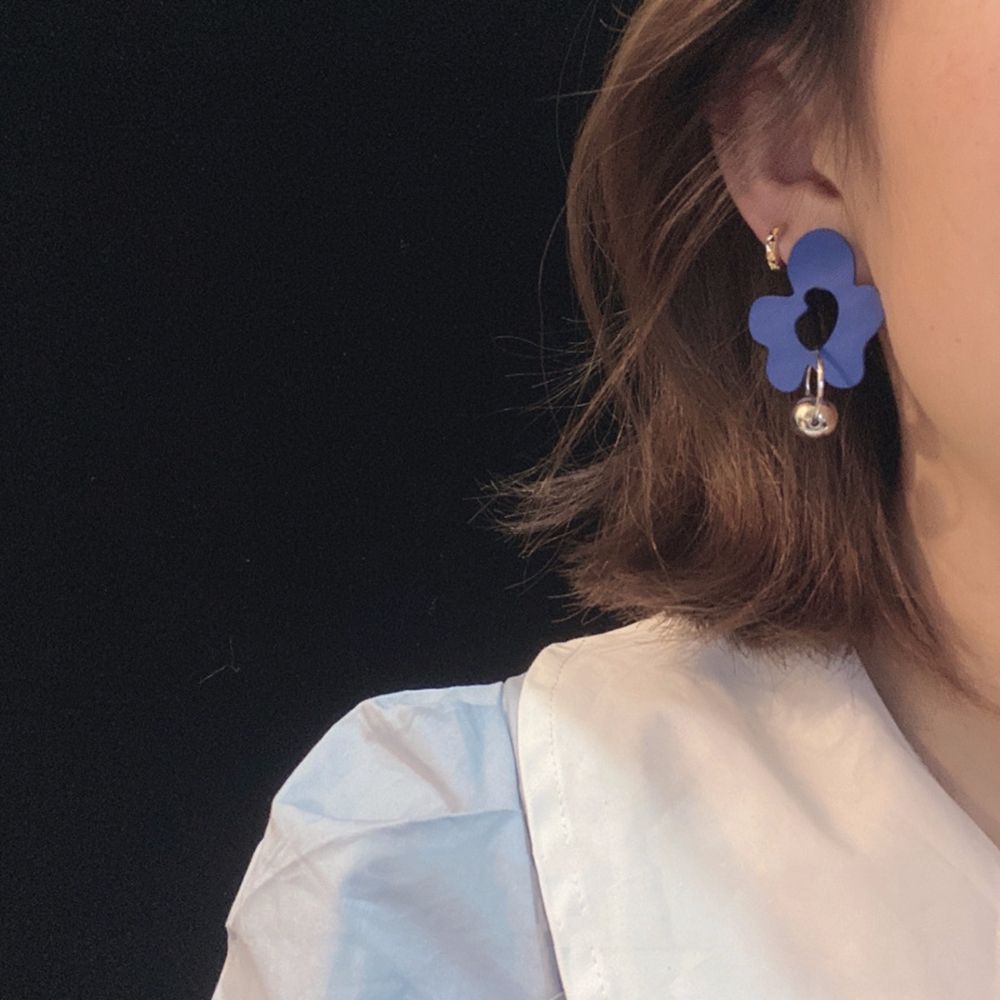 Needway  Simple Bow Stud Earrings Geometric Flower Clip Earrings Without Piercing Earring Pearl Women Asymmetry Korean Exquisite Alloy Blue