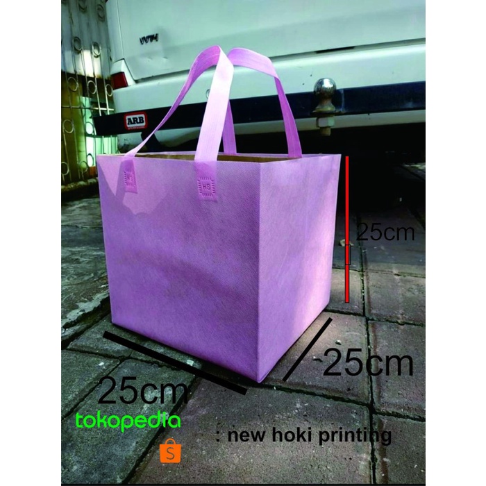 

NEW TAS KAIN SPUNBOND GOODIE BAG UKURAN 25 X 25 X 25 Box NASI KOTAK BESEK