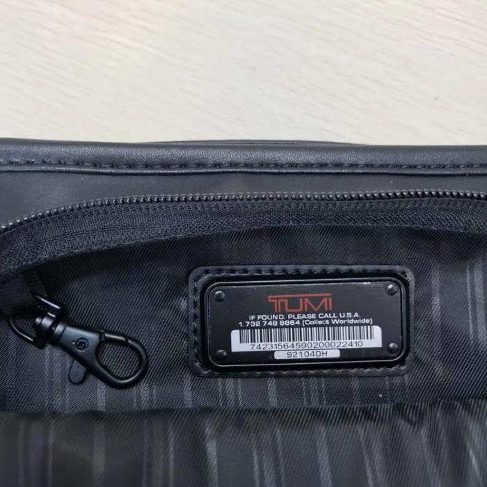 Tumi alpha bravo clutch Leather Organizer-handbag 100% import