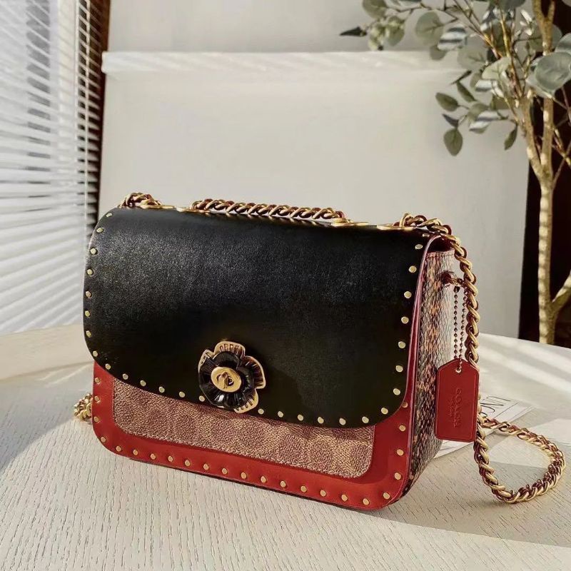 

Termurah Coach Medison rivets