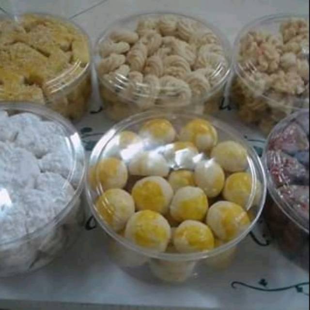 

Kue Kering 1 Paket Isi 6 Toples Harga 200 Ribu