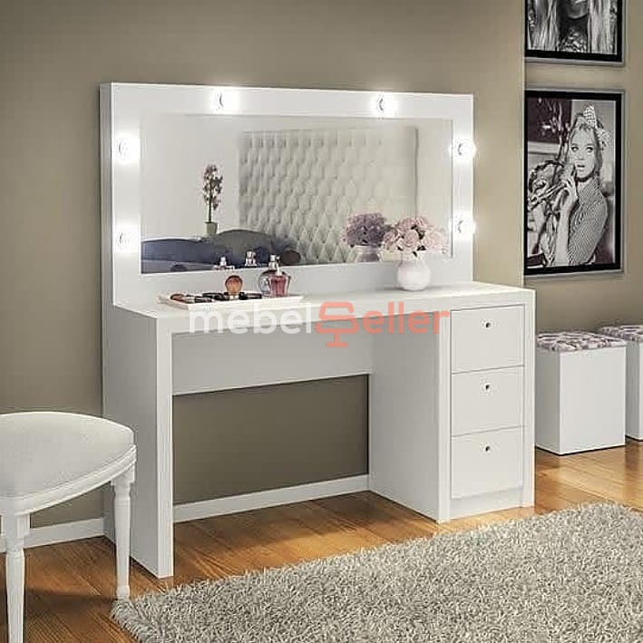 Meja Rias lampu  Material kayu Jati / Mahoni