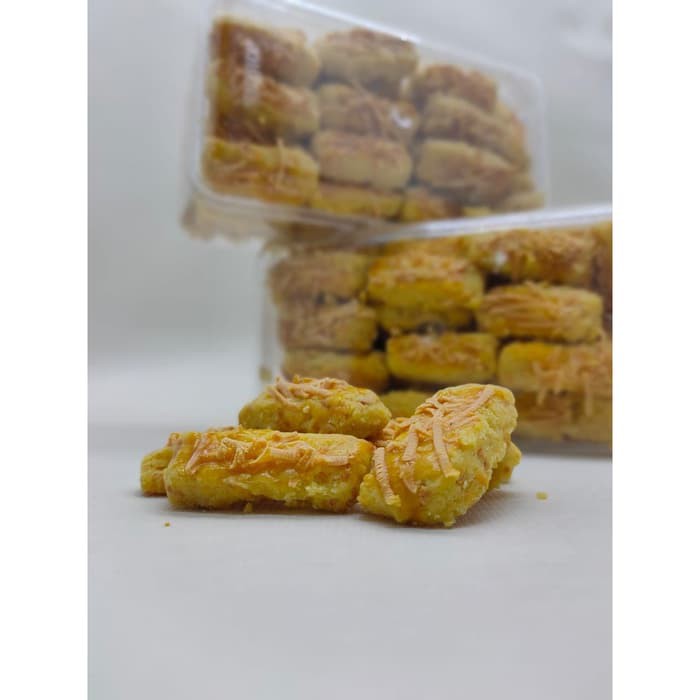 

Kue Kering Kastengel Keju Premium Quality Kaasstengels Limited Edition