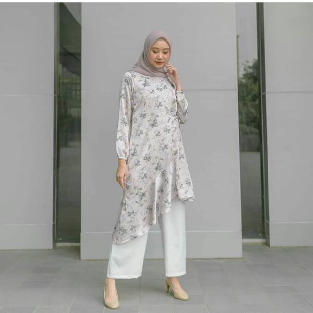 Aira tunik blosoom size M by kamila wardrobe