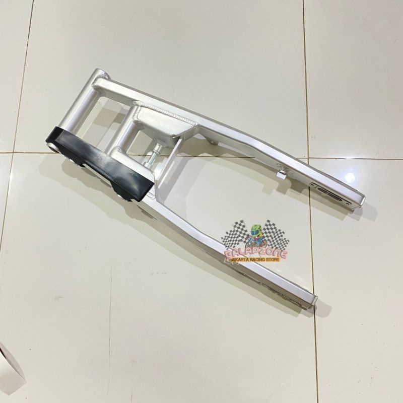 Swing arm QTT hexagonal suzuki satria FU Raider warna silver