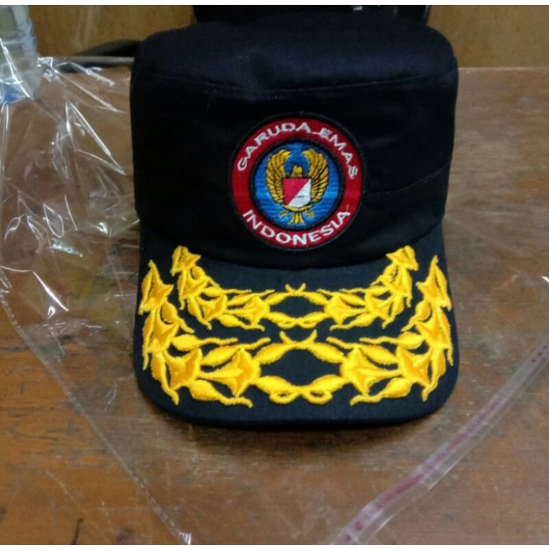 Topi Komando Garuda Emas