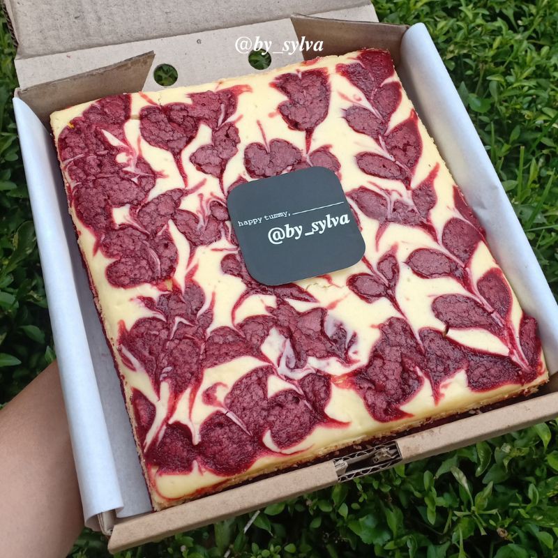 

Red Velvet Cheesecake Brownie - @by_sylva