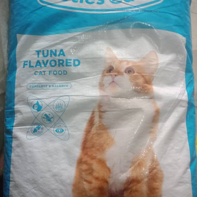 Makanan Kucing CUTIES
