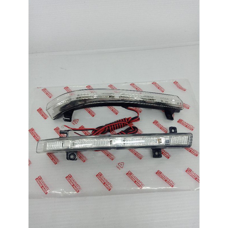 Lampu sein sen sepion Daihatsu all new.xenia / ayla original Lampu sen sepion Xenia ayla