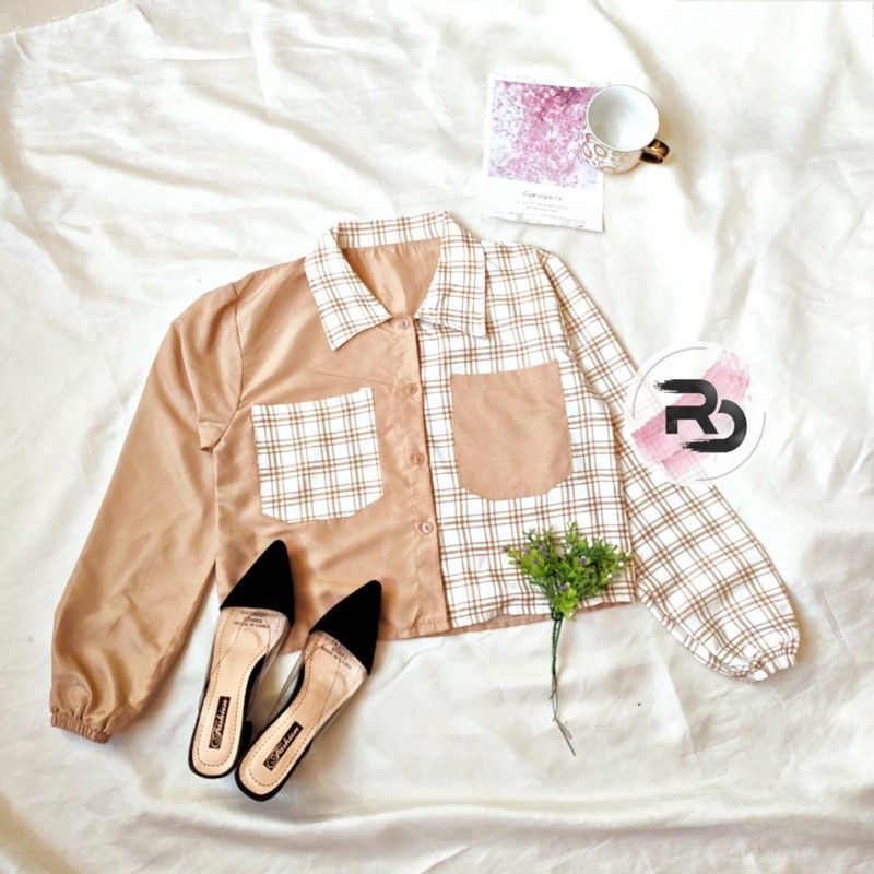 MIKA CROP TOP BLOUSE / KEMEJA WANITA / KEMEJA CROP WANITA TARTAN /KEMEJA TWO TONE KOTAK / BLOUSE KEKINIAN-PUTIH KOTAK VINTAGE