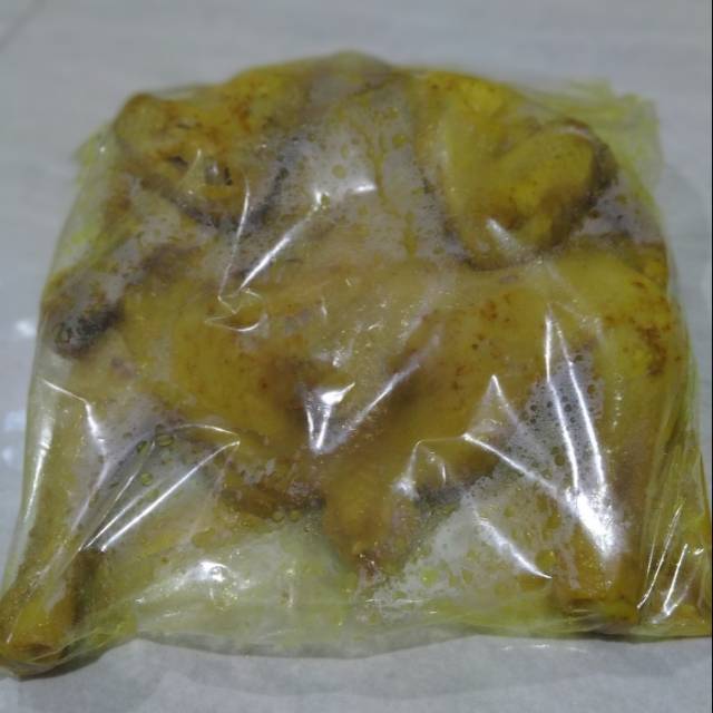 

Ayam ungkep bumbu kuning per 1 ekor