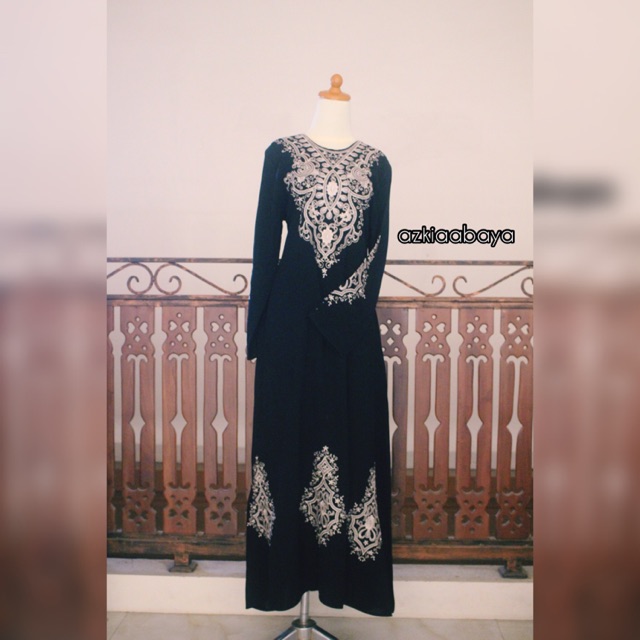 Azkia abaya hitam