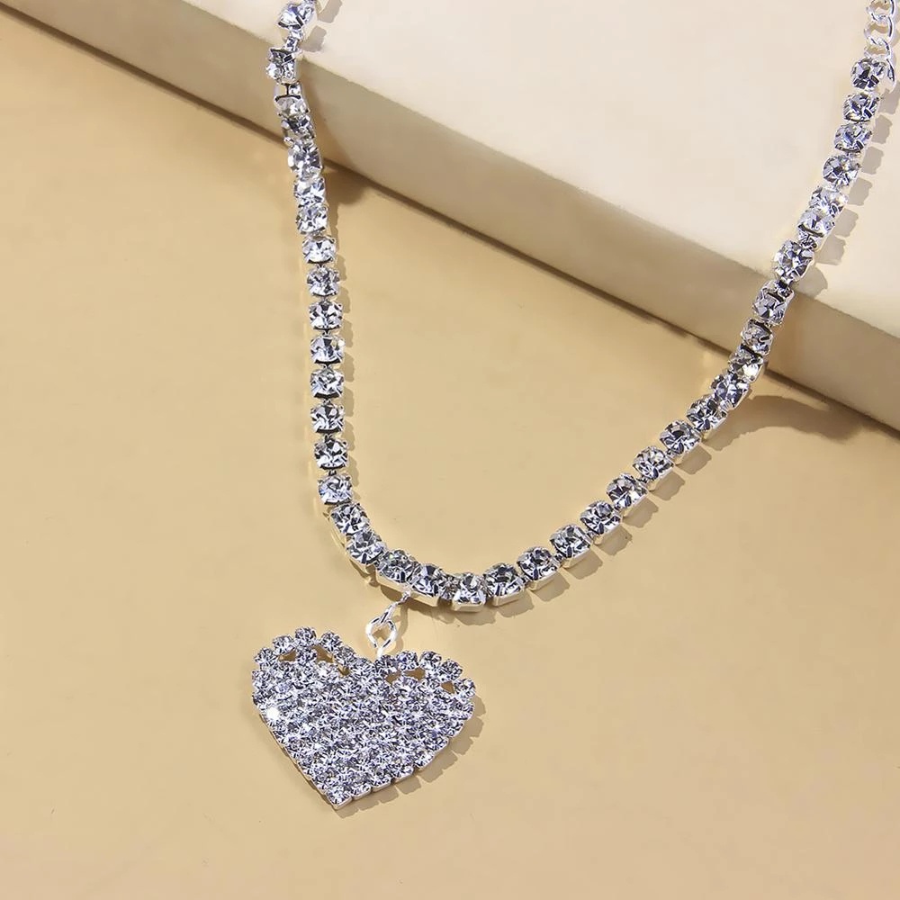 Women Fashion Heart Pendant Rhinestone  Anklets / Full Diamond Personality Heart Pendant Anklet Ankle Bracelets / Ladies Shiny Charm Chain Beach Anklet / Ladies Fashion On Leg Foot Jewelry Accessories