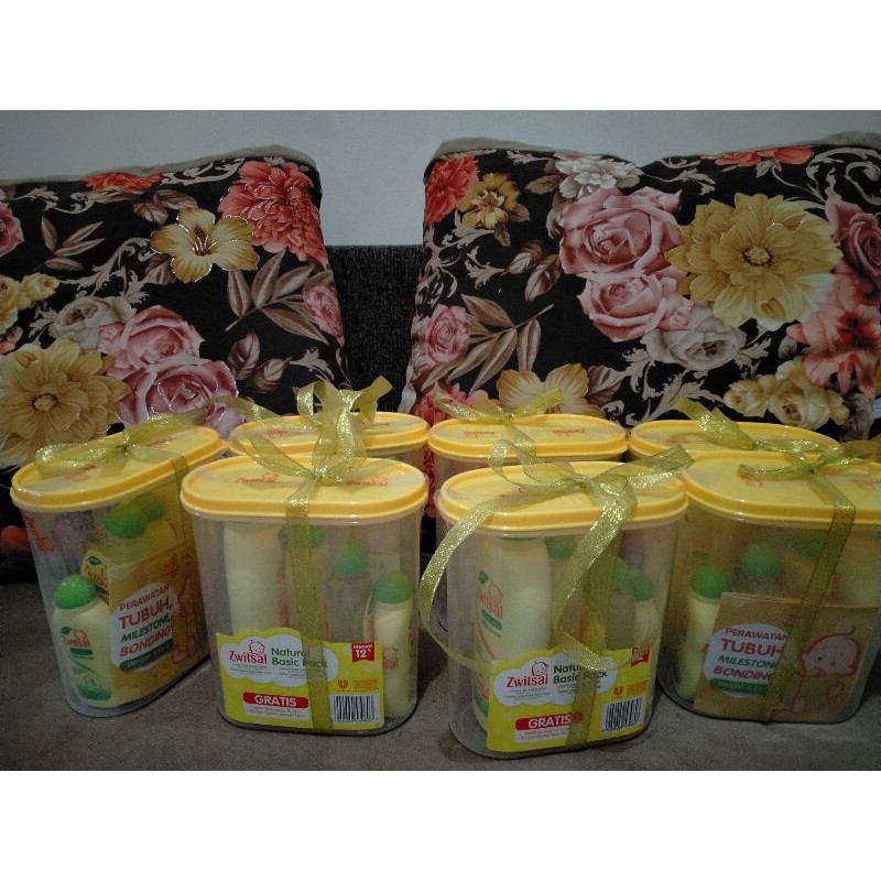 Hampers Zwitsal Natural Basic Pack PROMO Paket Zwitsal Baby FREE BUBBLE WRAP &amp; Dus Tebal