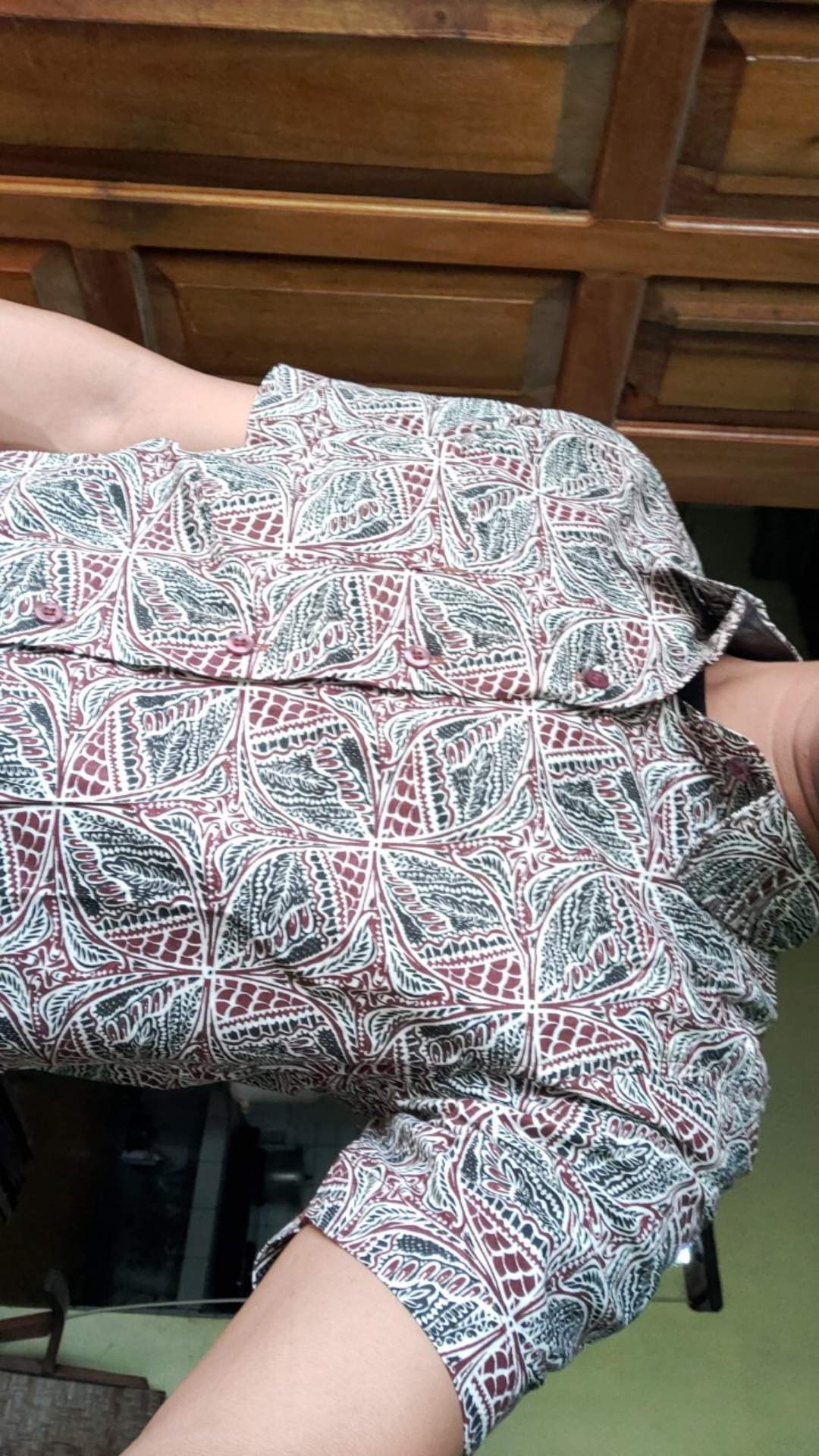 Yege Kemeja Batik Pria 7074 Lengan Pendek