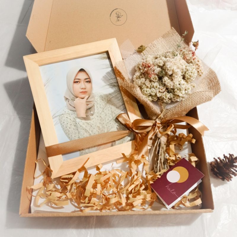 

HAMPERS/GIFT BOX/KADO ULANG TAHUN/WISUDA/WEDDING/ANNIVERSARY - Dandelion's