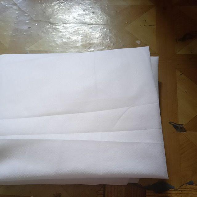 Kain Furing Puring Spunbond Tipis 40 Gsm, Ukuran 160 Cm Hitam & Putih