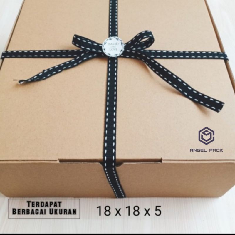 

Dus corrugated 18x18x5 per 5pcs bahan efflute toplock tebal box hampers kado