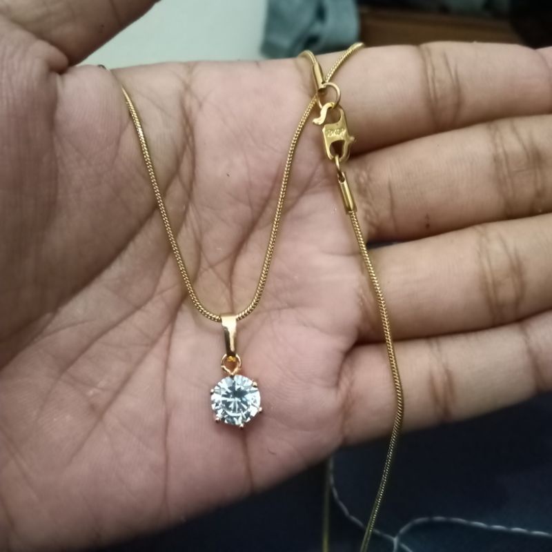 kalung Itali mata satu , kalung titanium asli anti luntur anti karat,kalung perhiasa. fashion wanita terbaru, perhiasan wanita mirip emas asli,perhiasan berlapis emas 24 K