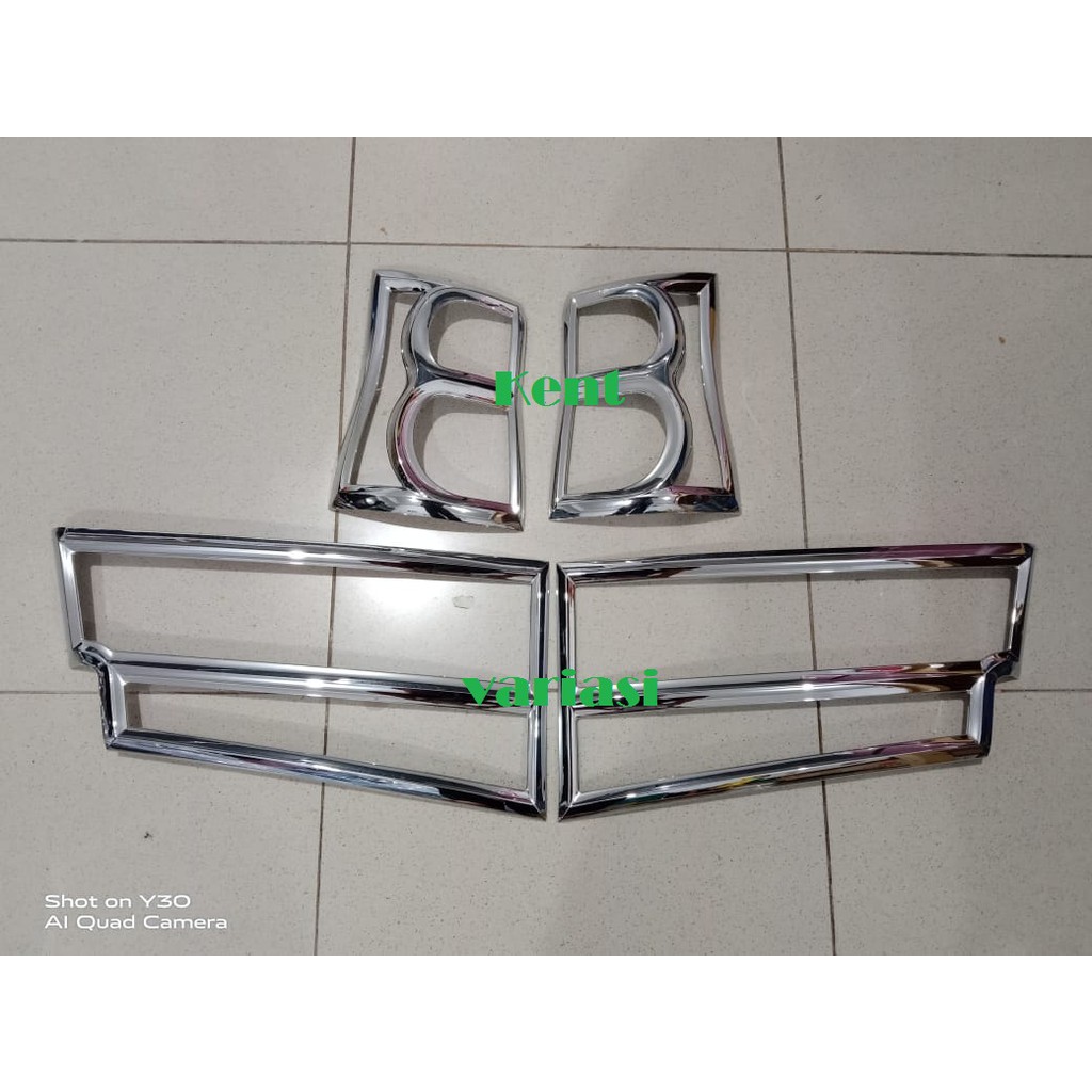 Garnish List Cover Lampu Belakang Mobil Daihatsu Luxio Chrome