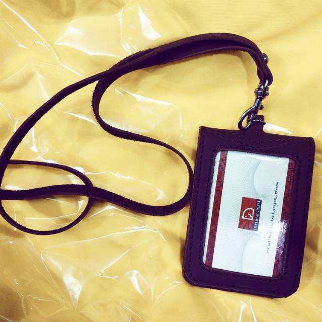 

Tempat ID CARD kulit