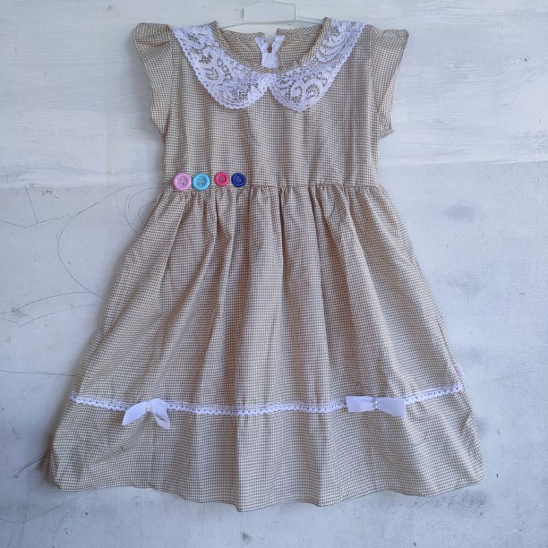 Dress anak 4 5 tahun cewek perempuan kerah brokat benik kotak  ( Dress Fourci )