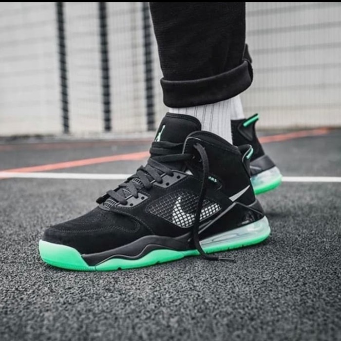 SNEAKERS COWOK HITAM BIRU MISTY  SEPATU NIKE AIR JORDAN MARS 270 BLACK VOLT