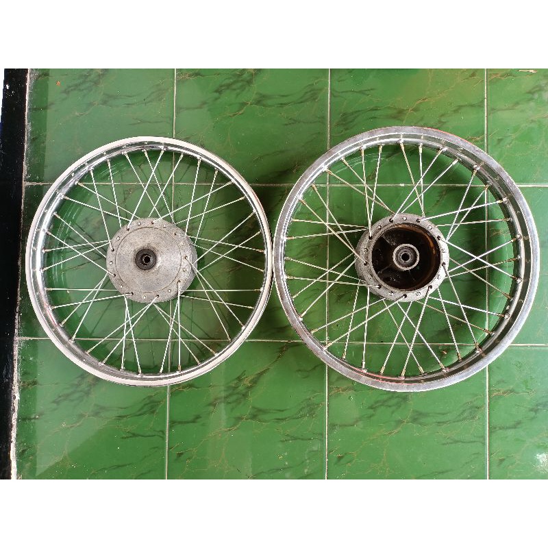 velg set depan belakang Honda C70 supercup original