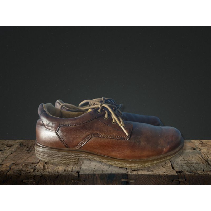 sepatu kulit Caterpillar original second bekas