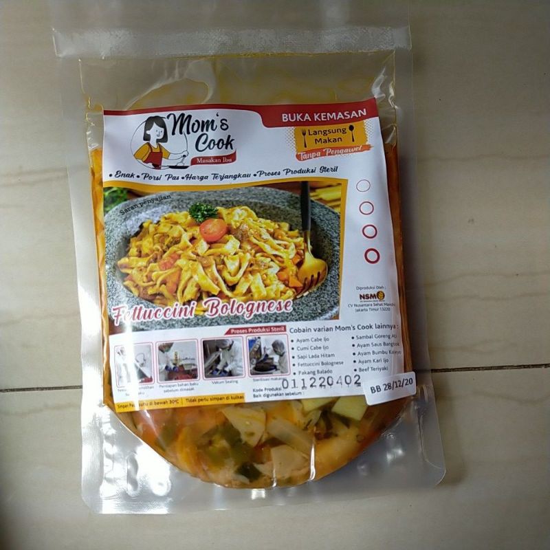 

mom's cook fetuccini bolognese