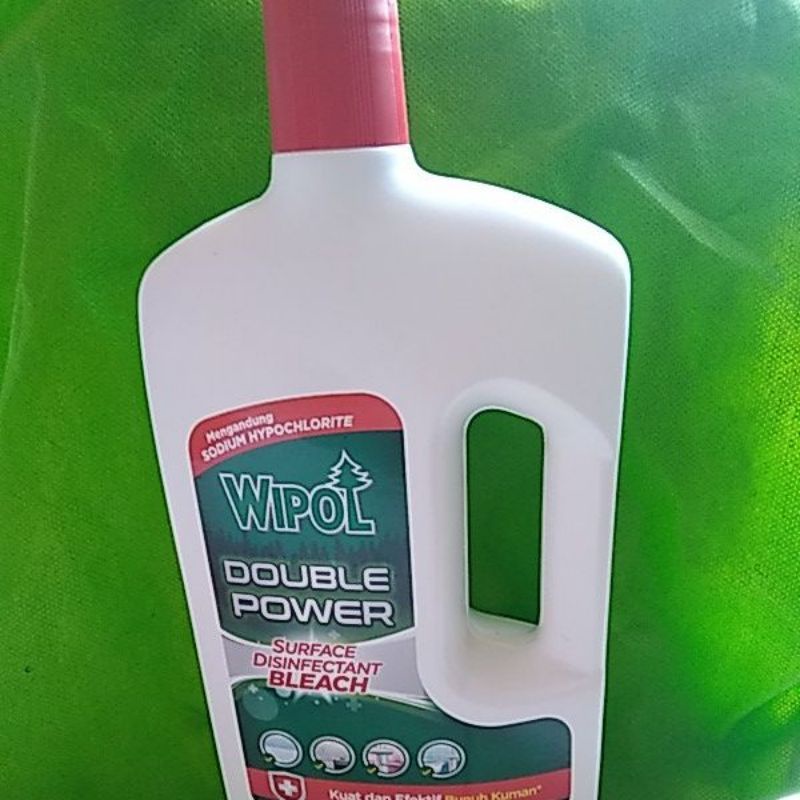 Wipol pembersih lantai 900ml kemasan botol