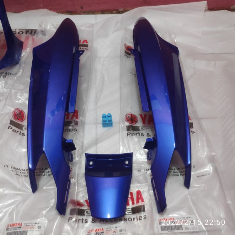 COVER PLUS SAMBUNGAN BODY BELAKANG MIO SPORTY BIRU TUA DPBMC ORIGINAL ORI YAMAHA