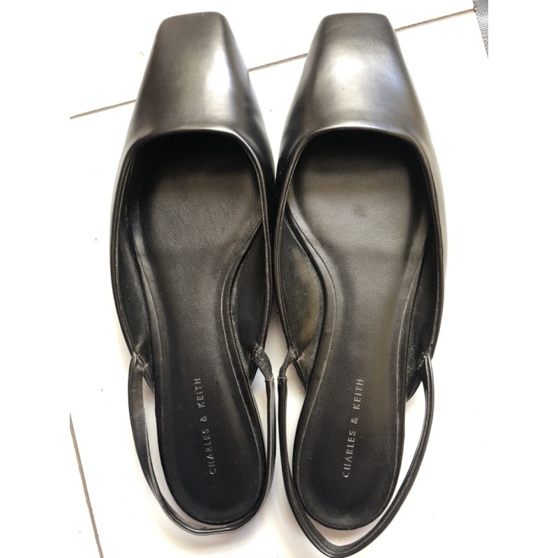 CHARLES  & KEITH SANDAL