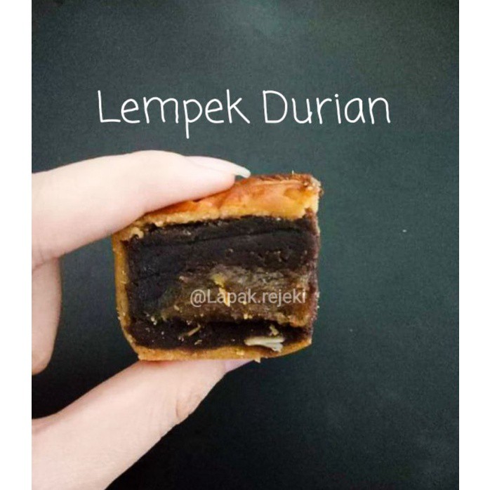 

HALAL Kue Bulan / Mooncake / Tong Qiu Pia Isi Lempuk Durian Nan Xiang - Aliong Selatpanjang
