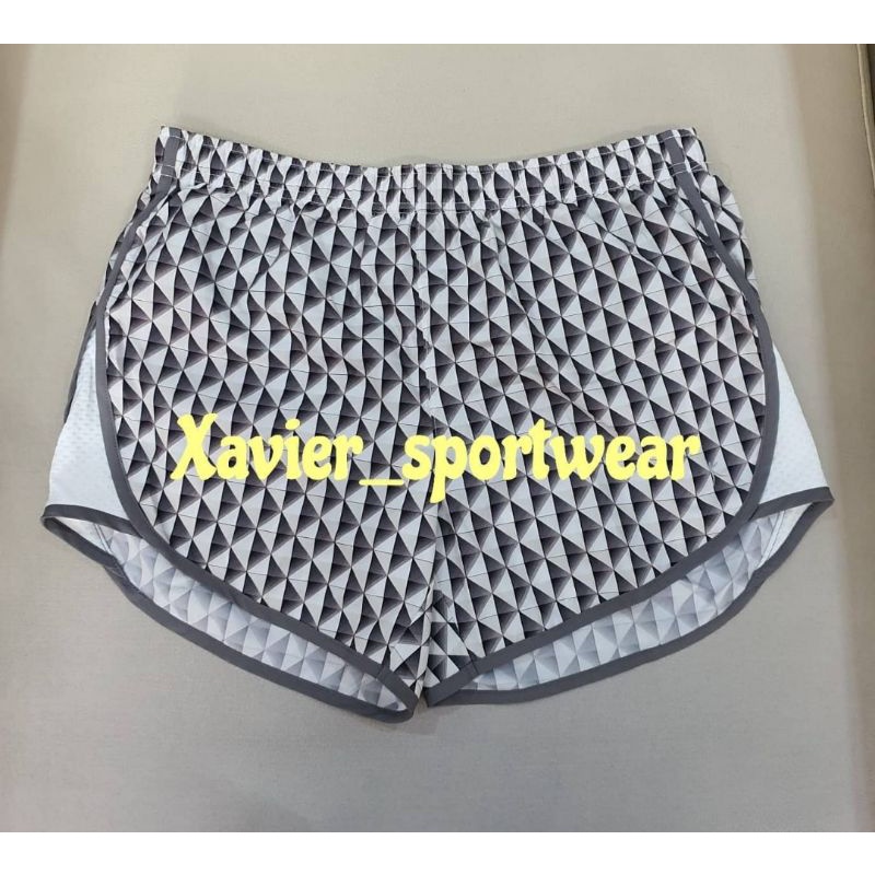 Danskin Now Grey diamond running short