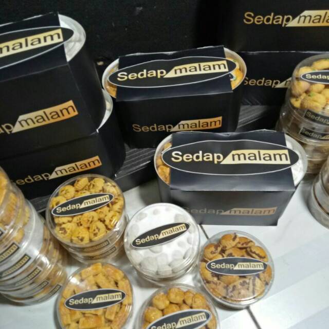 

Roti kering "sedap malam