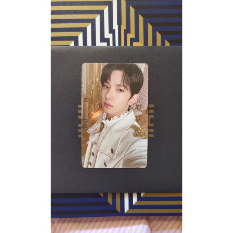 PC Heeseung up selca ( BOOKED )