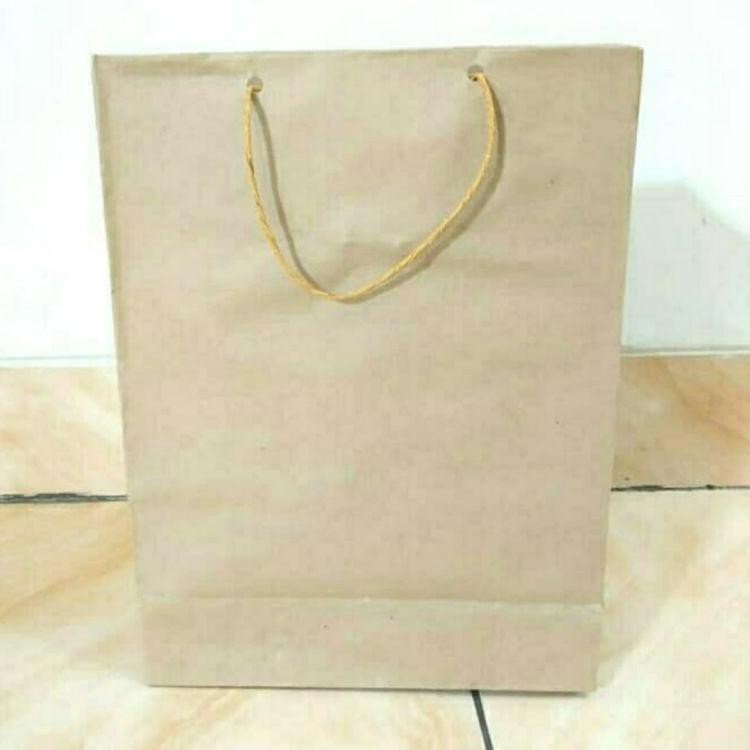 

Terbaru AHT paperbag Polos Uk 20x25x8cm- paper bag - tas kertas - tas souvenir WW Y GCG