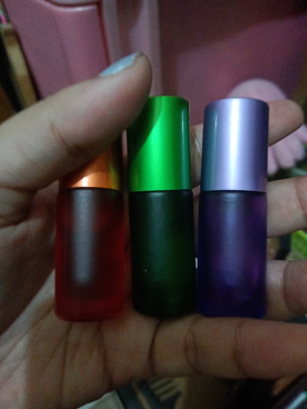 Botol Kaca Roll On 5ml Frosted Dengan Tutup Warna Sama. Kaca Tebal