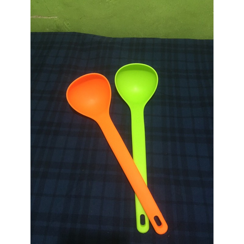 erus / sendok sayur plastik ukuran sedang