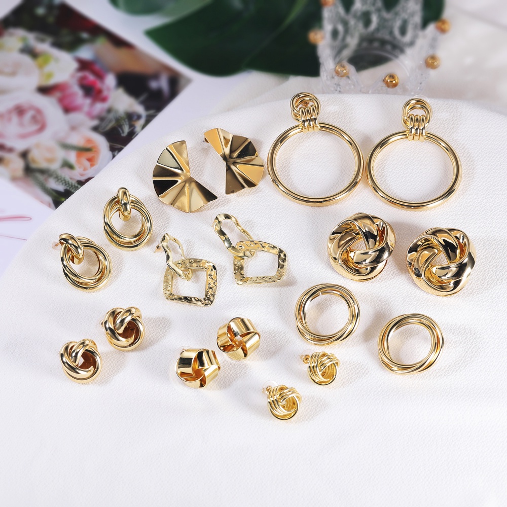 1 Pasang Anting Stud Bentuk Lingkaran Geometris Bahan Logam Gaya Retro Untuk Pesta