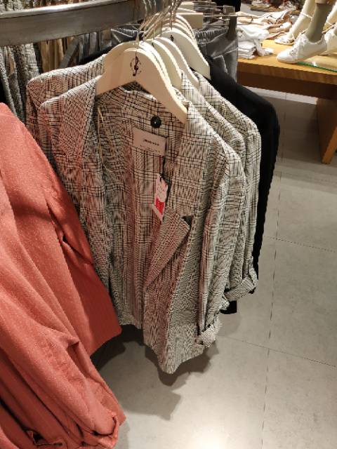 Stradivarius blazer wanita  original produk