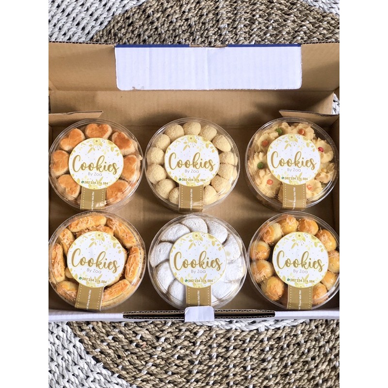 

HAMPERS KUE KERING LEBARAN