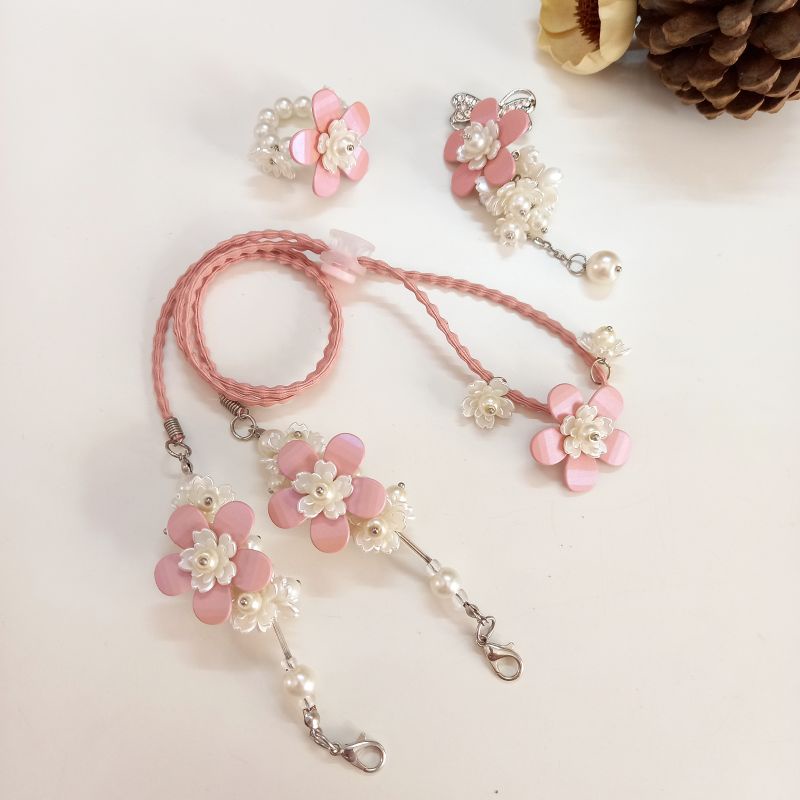 set strapmasker bunga besar, bros dan cincin jilbab