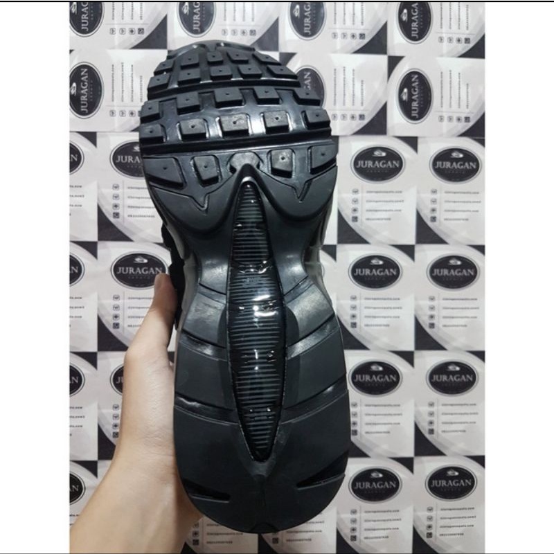 Nike Air Max 95 Essential &quot;Triple Black&quot;