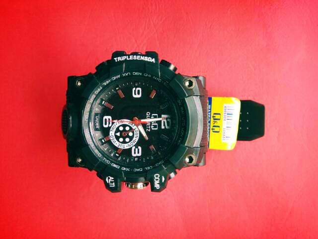 Jam tangan Q&amp;Q pria sport anti air