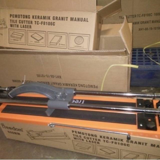 Jual Alat Potong Keramik Blitz 32 800mm Manual Granit Tile Cutter Granite Kab Bandung Sukses Jaya Teknik Tokopedia