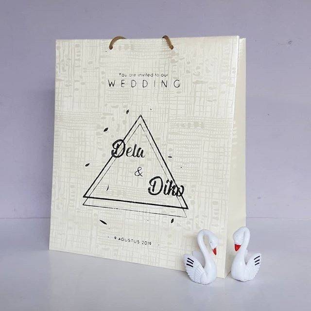 

Paperbag Tas Kertas Jasmine Mutiara Bahan Premium Polos bisa Sablon bisa Custom Ukuran