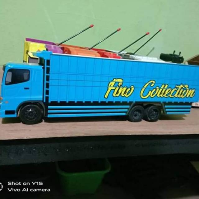  Miniatur  truck  tronton  hino Shopee Indonesia