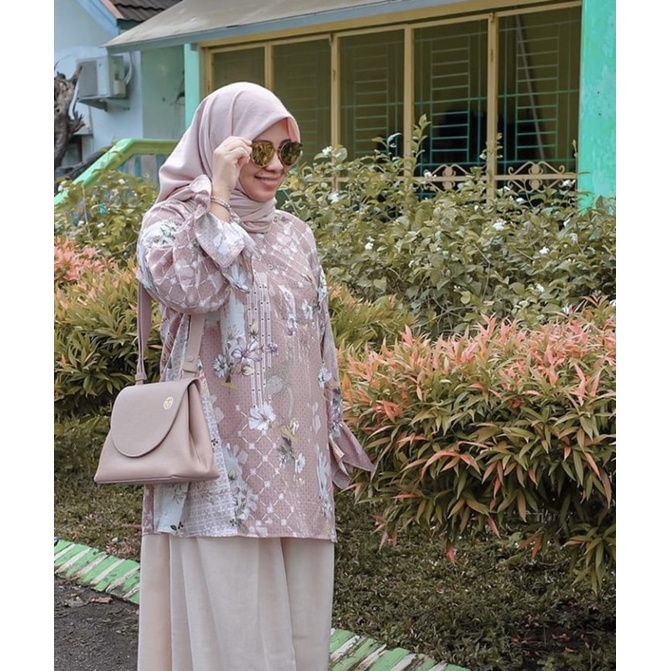 PRELOVED ERYA TOP BY RIA MIRANDA